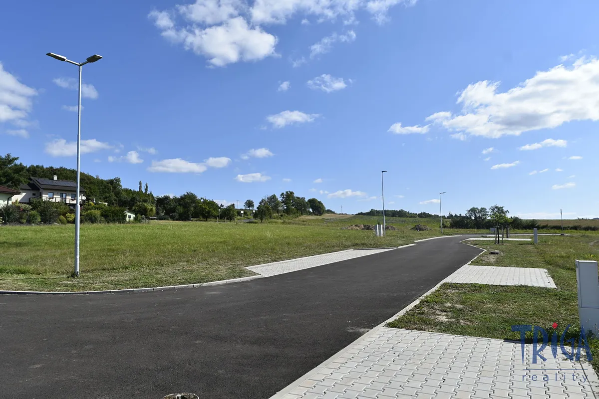 Prodej stavebního pozemku 1216 m²